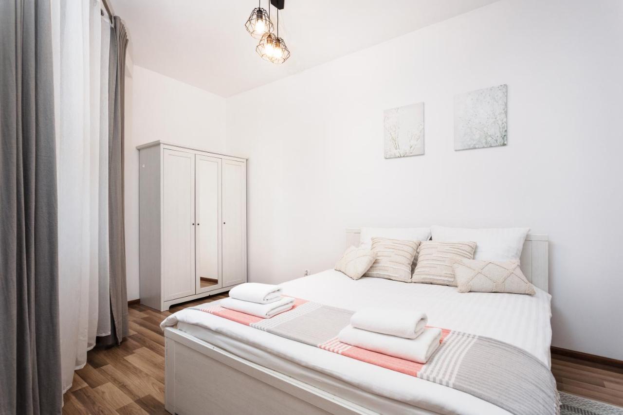 City Of The Kings-Camomile Apartment Krakow Bagian luar foto